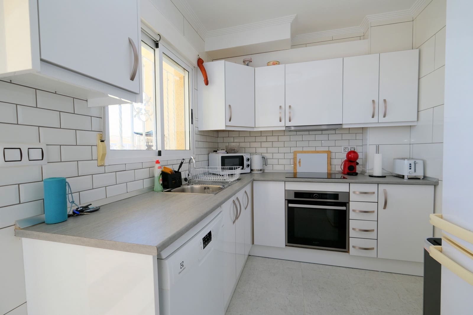 5 soveværelse Villa til salg i Villamartin med swimmingpool garage - € 495.000 (Ref: 10003491)