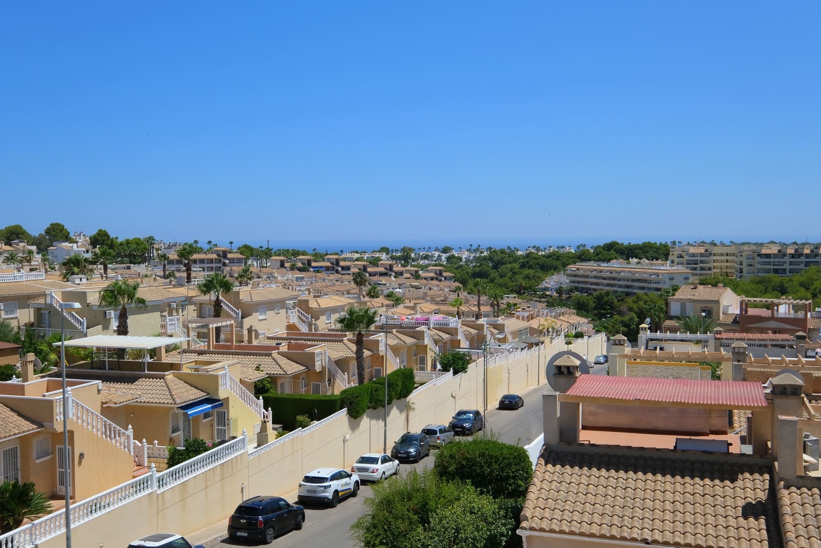 5 soveværelse Villa til salg i Villamartin med swimmingpool garage - € 495.000 (Ref: 10003491)