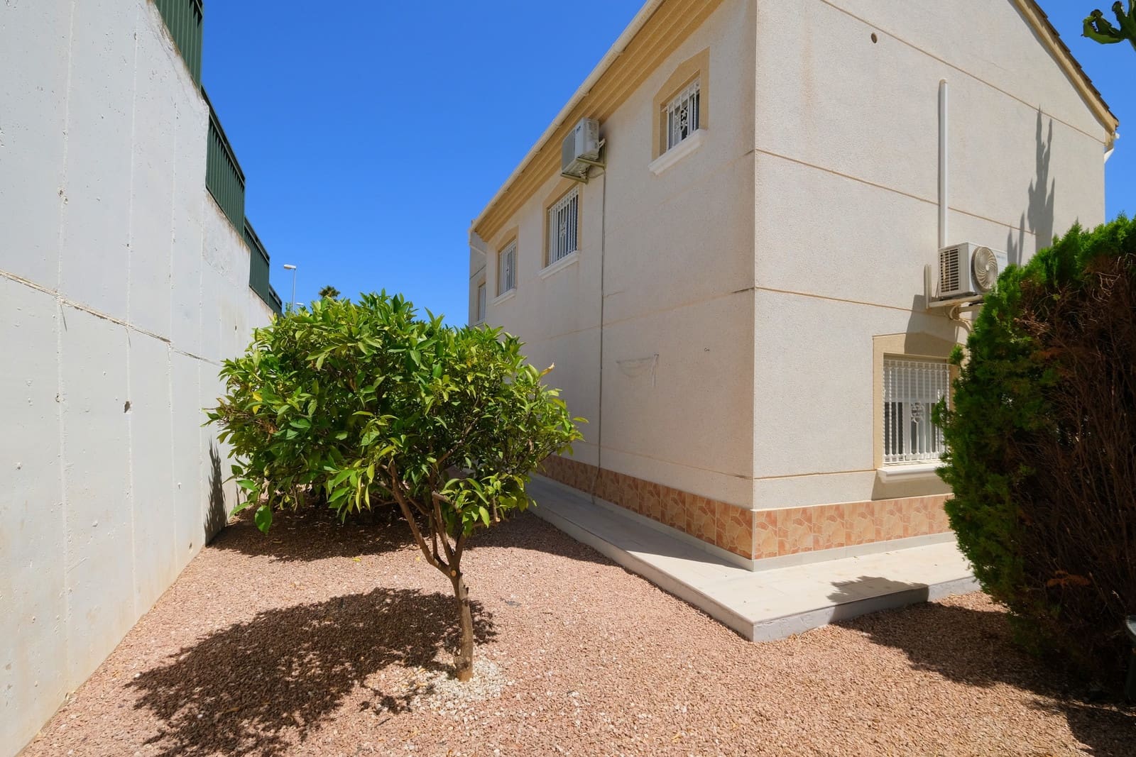 5 soveværelse Villa til salg i Villamartin med swimmingpool garage - € 495.000 (Ref: 10003491)