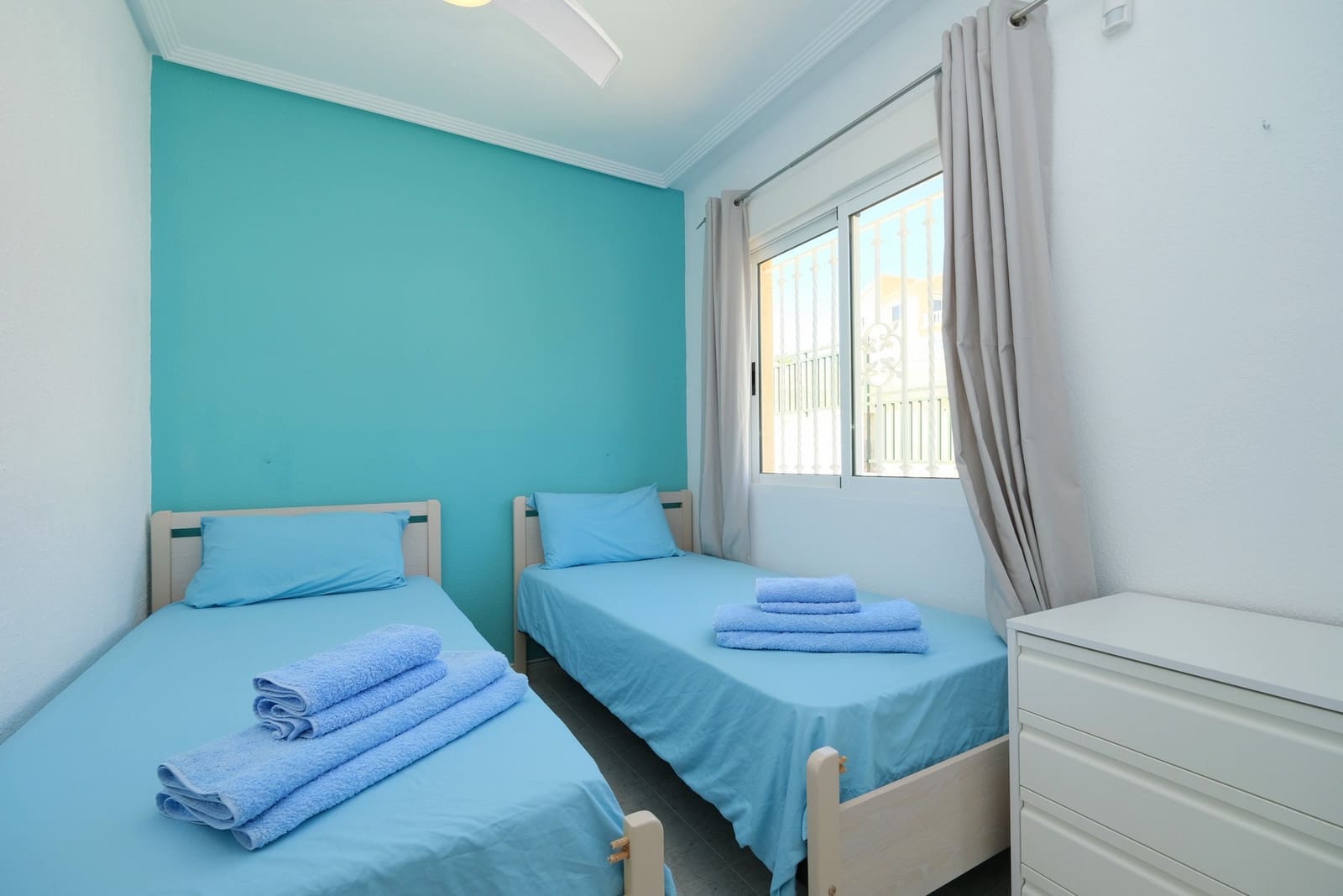 5 soveværelse Villa til salg i Villamartin med swimmingpool garage - € 495.000 (Ref: 10003491)