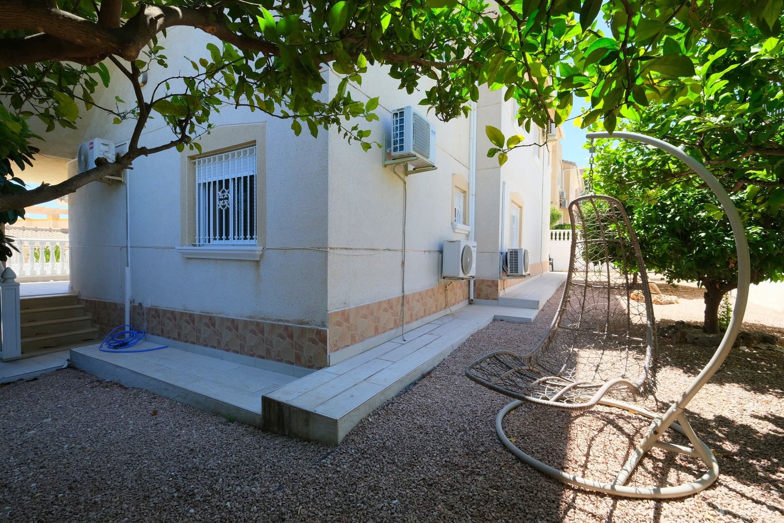 5 soveværelse Villa til salg i Villamartin med swimmingpool garage - € 495.000 (Ref: 10003491)