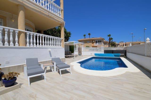 5 soveværelse Villa til salg i Villamartin, Orihuela med swimmingpool garage - € 495.000 (Ref: 10003491)