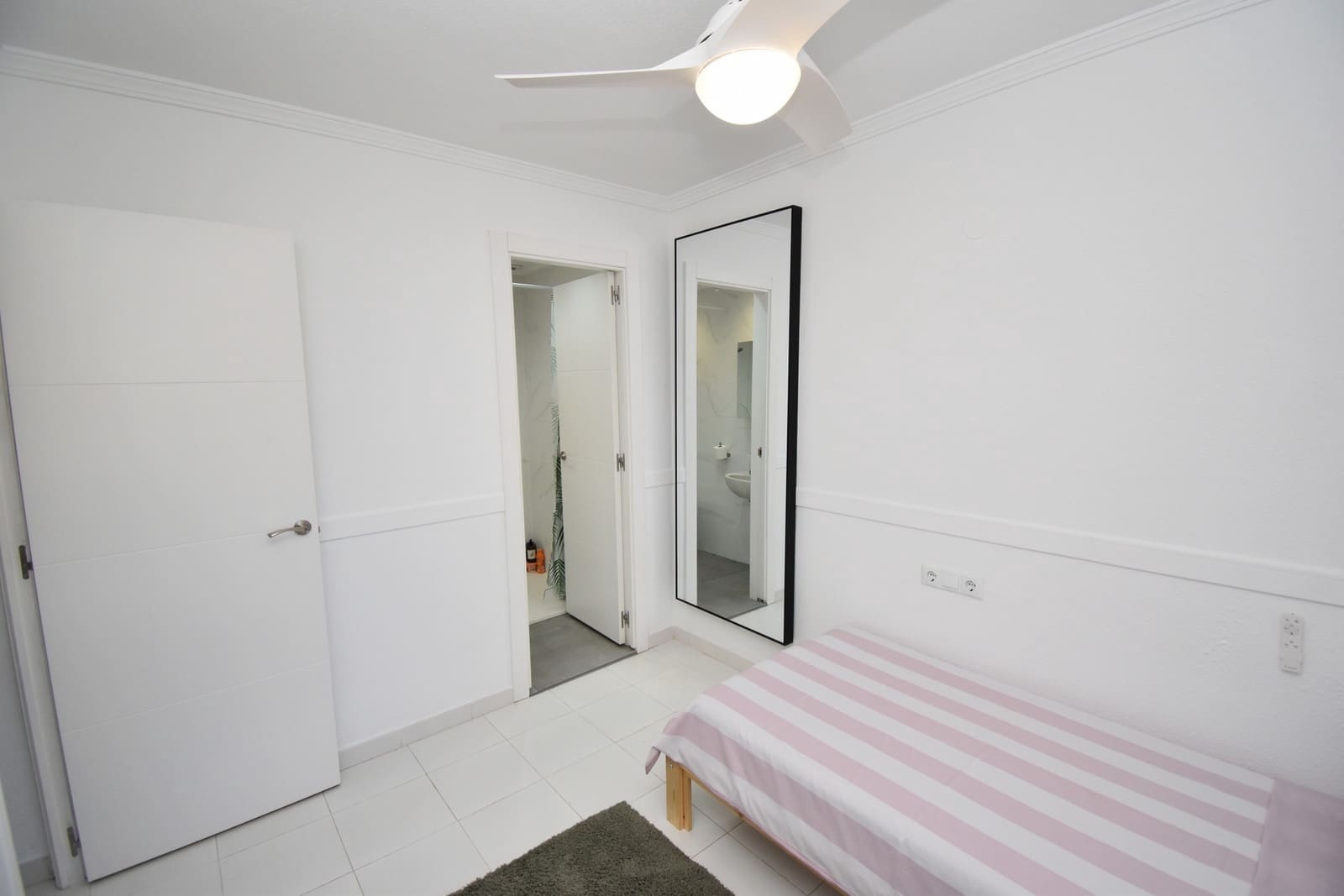 3 slaapkamer Huis te koop in Villamartin met zwembad - € 239.000 (Ref: 10005165)