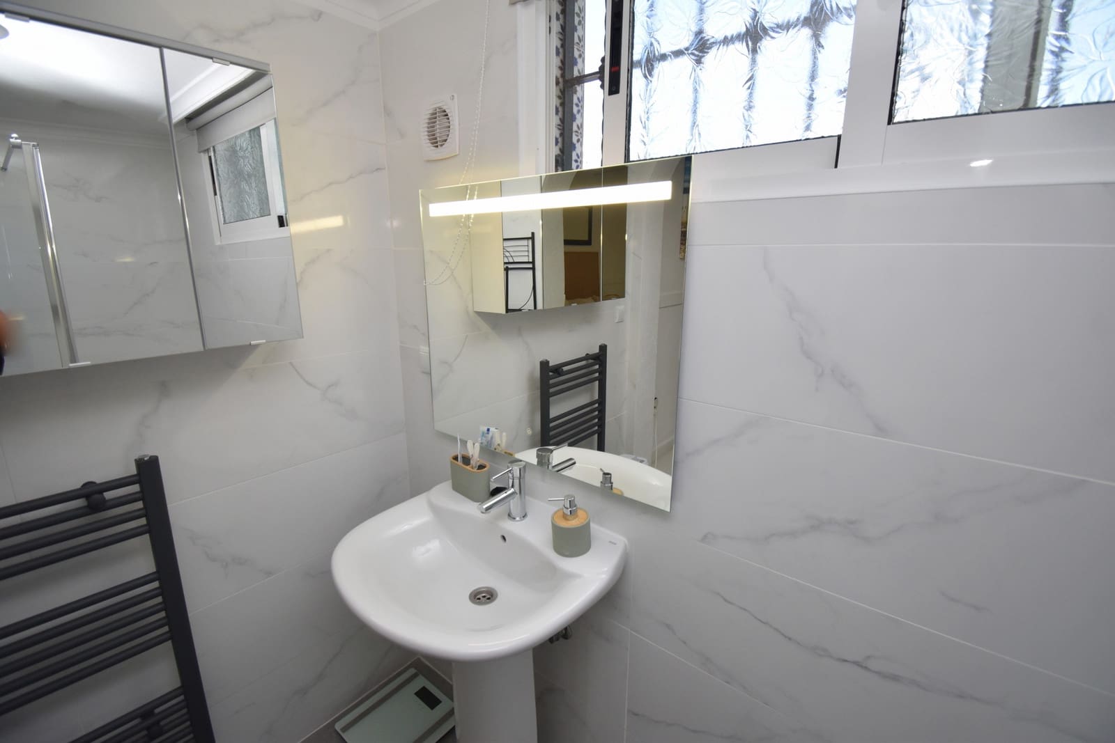 3 slaapkamer Huis te koop in Villamartin met zwembad - € 239.000 (Ref: 10005165)