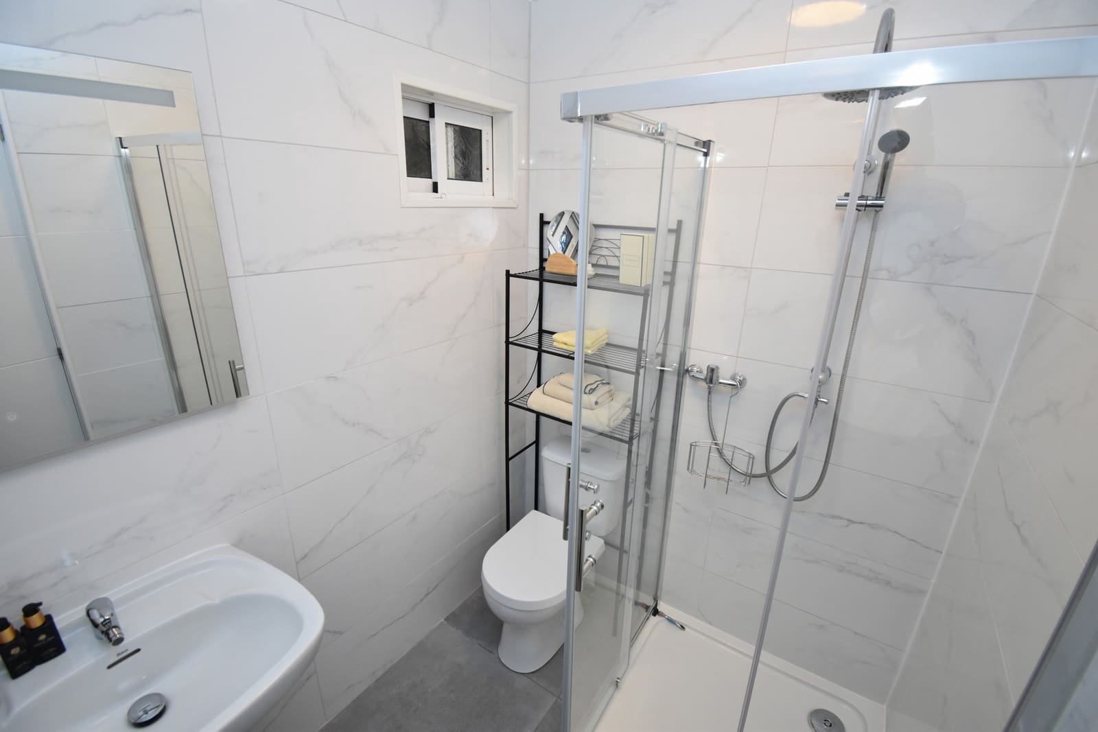 3 slaapkamer Huis te koop in Villamartin met zwembad - € 239.000 (Ref: 10005165)