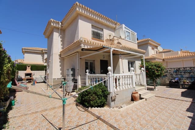Chalet de 3 habitaciones en Playa Flamenca, Orihuela en venta con piscina - 395.000 € (Ref: 10005166)