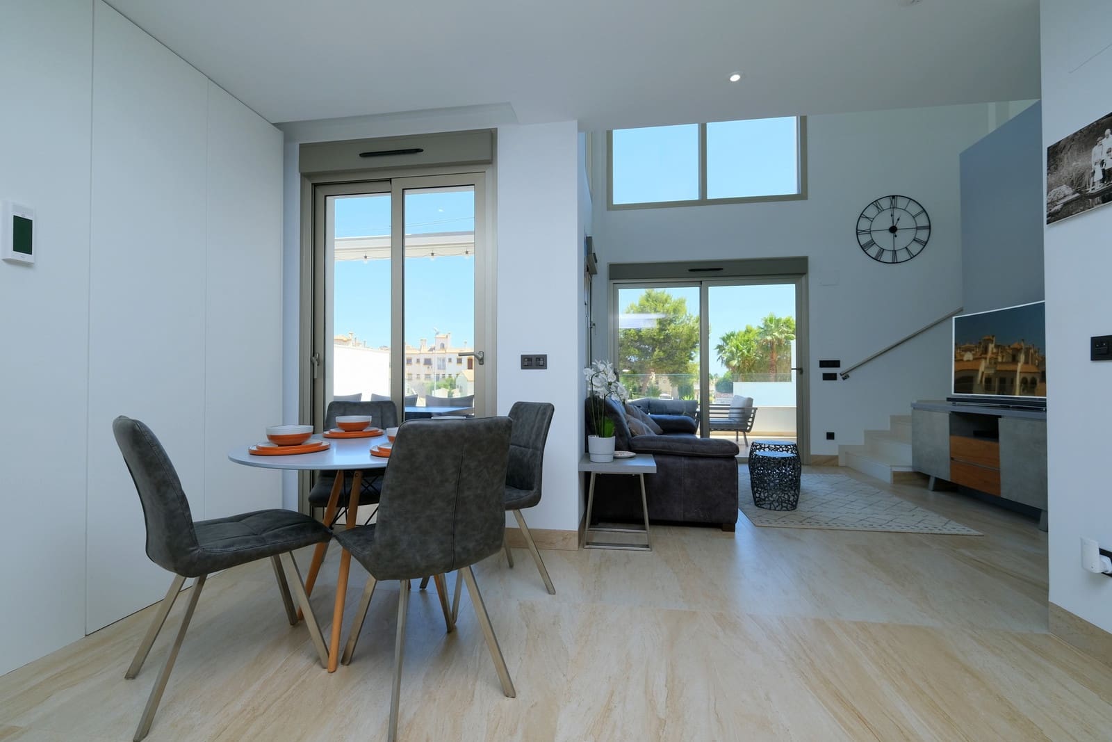 3 soveværelse Villa til salg i Villamartin med swimmingpool garage - € 485.000 (Ref: 10011070)