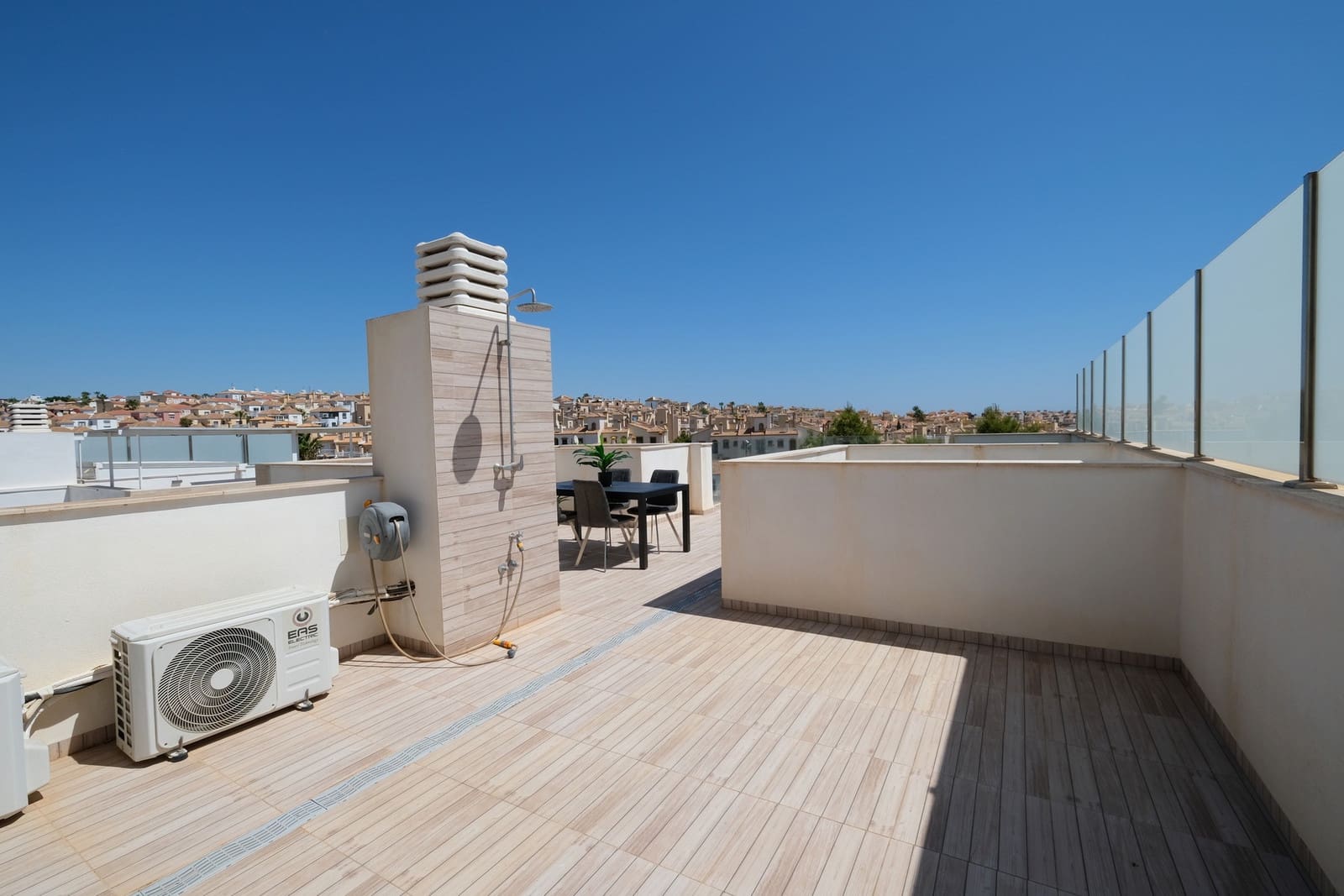 3 soveværelse Villa til salg i Villamartin med swimmingpool garage - € 485.000 (Ref: 10011070)