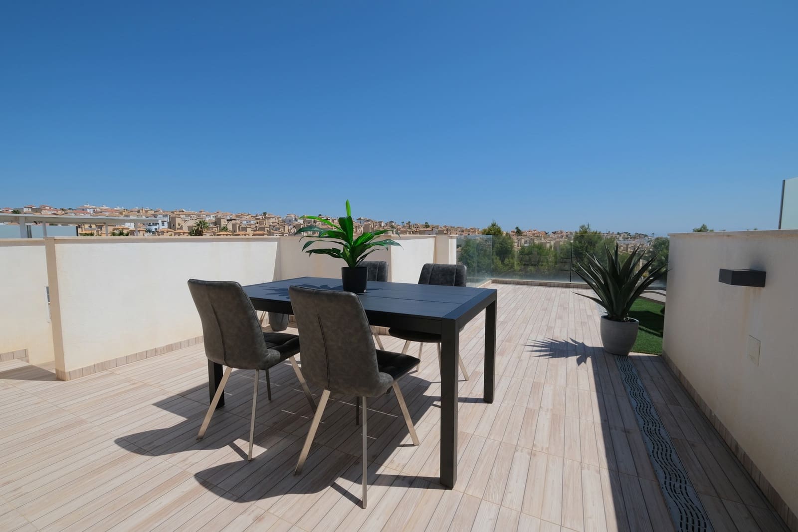 3 soveværelse Villa til salg i Villamartin med swimmingpool garage - € 485.000 (Ref: 10011070)