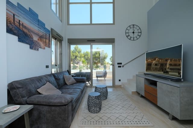 3 soveværelse Villa til salg i Villamartin, Orihuela med swimmingpool garage - € 485.000 (Ref: 10011070)