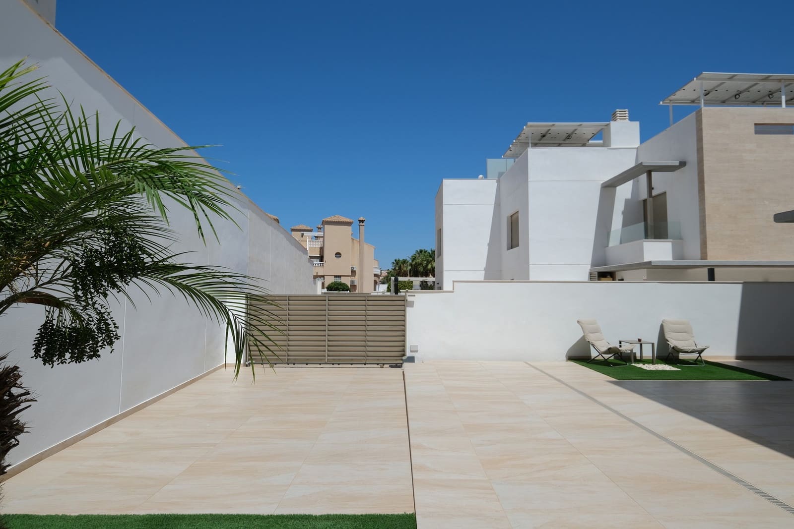 3 soveværelse Villa til salg i Villamartin med swimmingpool garage - € 485.000 (Ref: 10011070)