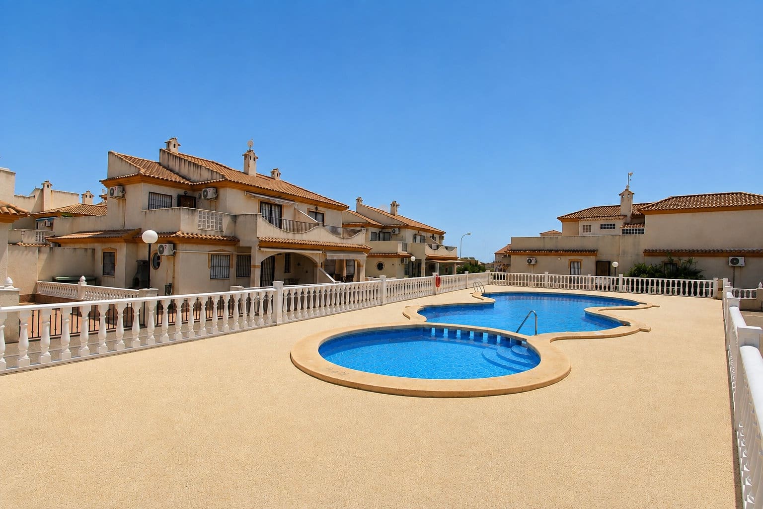 2 slaapkamer Huis te koop in Playa Flamenca met zwembad garage - € 174.999 (Ref: 10015121)
