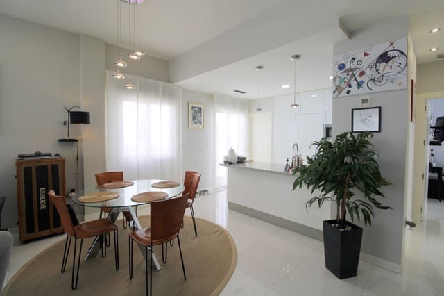 3 bedroom Villa for sale in Villamartin, Orihuela with pool garage - € 445,000 (Ref: 10023637)