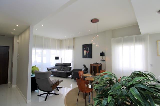 3 bedroom Villa for sale in Villamartin, Orihuela with pool garage - € 445,000 (Ref: 10023637)