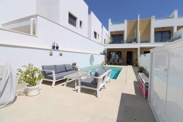 3 soveværelse Byhus til salg i San Pedro del Pinatar ciudad, San Pedro del Pinatar med swimmingpool garage - € 375.000 (Ref: 10026881)