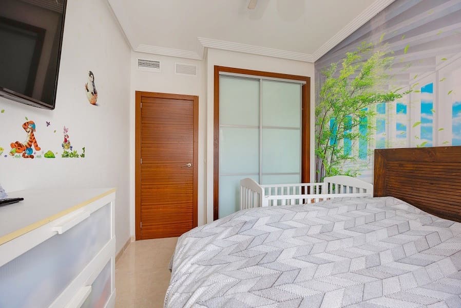 2 soveværelse Lejlighed til salg i Cabo Roig med swimmingpool - € 239.000 (Ref: 10030142)