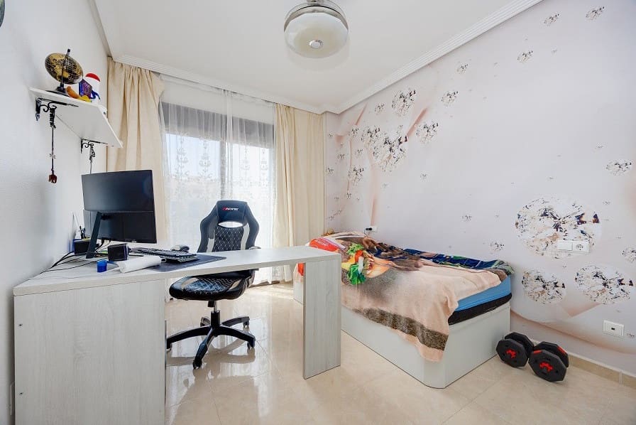 2 soveværelse Lejlighed til salg i Cabo Roig med swimmingpool - € 239.000 (Ref: 10030142)