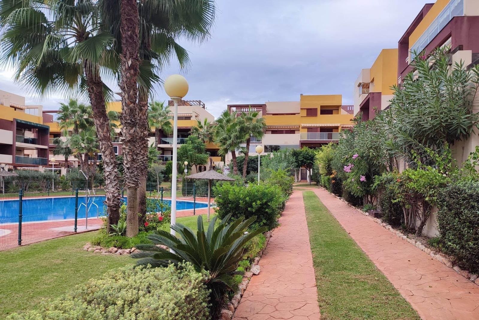 2 Zimmer Apartment zu verkaufen in Playa Flamenca mit Pool Garage - 239.000 € (Ref: 10030143)