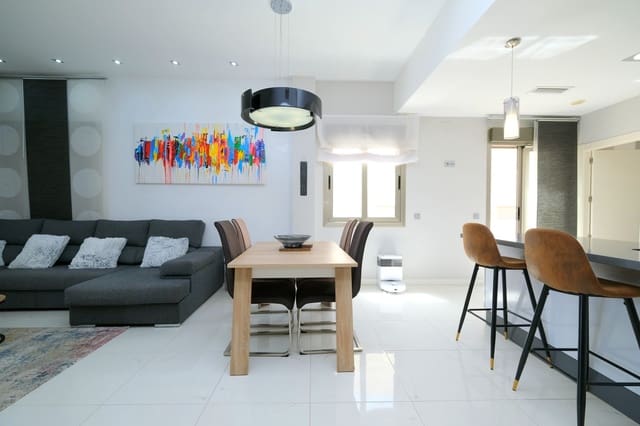 3 slaapkamer Villa te koop in Villamartin, Orihuela met zwembad - € 449.995 (Ref: 10033527)