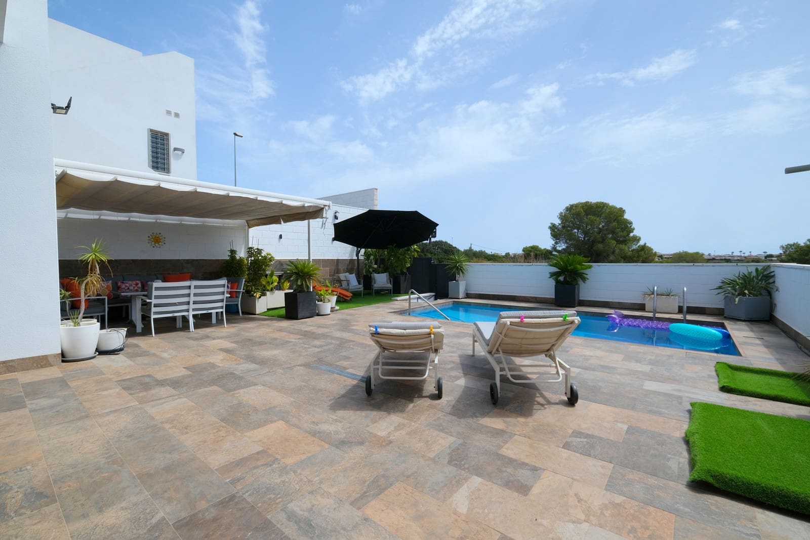3 slaapkamer Villa te koop in Villamartin met zwembad - € 449.995 (Ref: 10033527)
