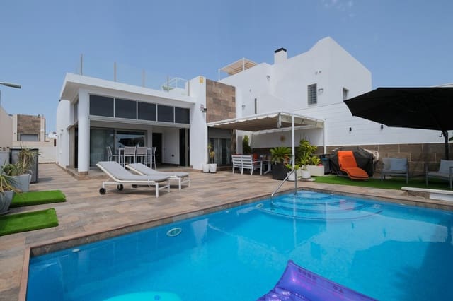 3 slaapkamer Villa te koop in Villamartin, Orihuela met zwembad - € 449.995 (Ref: 10033527)