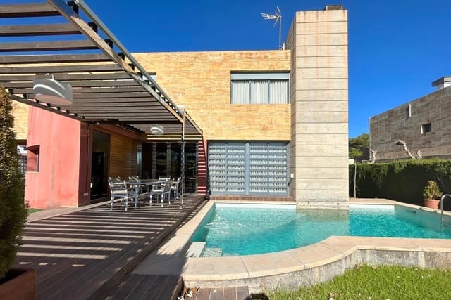 4 camera da letto Villa in vendita in Dehesa de Campoamor, Orihuela con piscina garage - 1.300.000 € (Rif: 10061349)