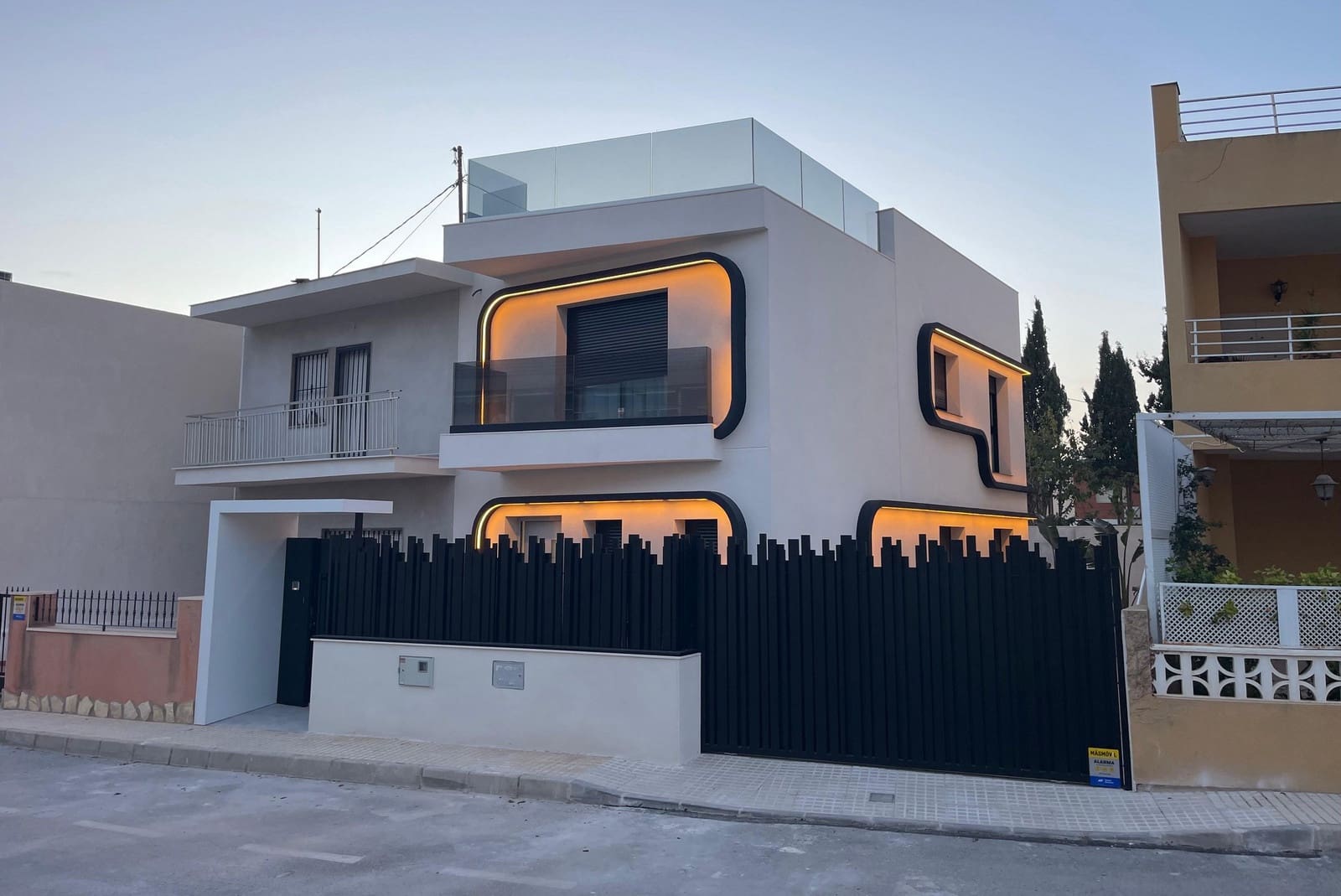 4 Zimmer Villa zu verkaufen in Torre de la Horadada mit Pool Garage - 649.000 € (Ref: 10061351)