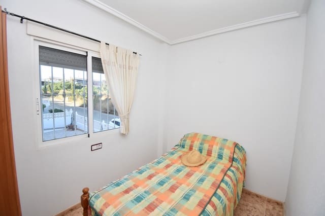 2 bedroom Penthouse for sale in Villamartin, Orihuela with pool garage - € 129,999 (Ref: 10063871)