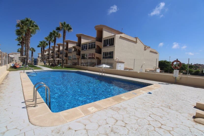 2 slaapkamer Appartement te koop in Punta Prima met zwembad garage - € 147.000 (Ref: 10077688)