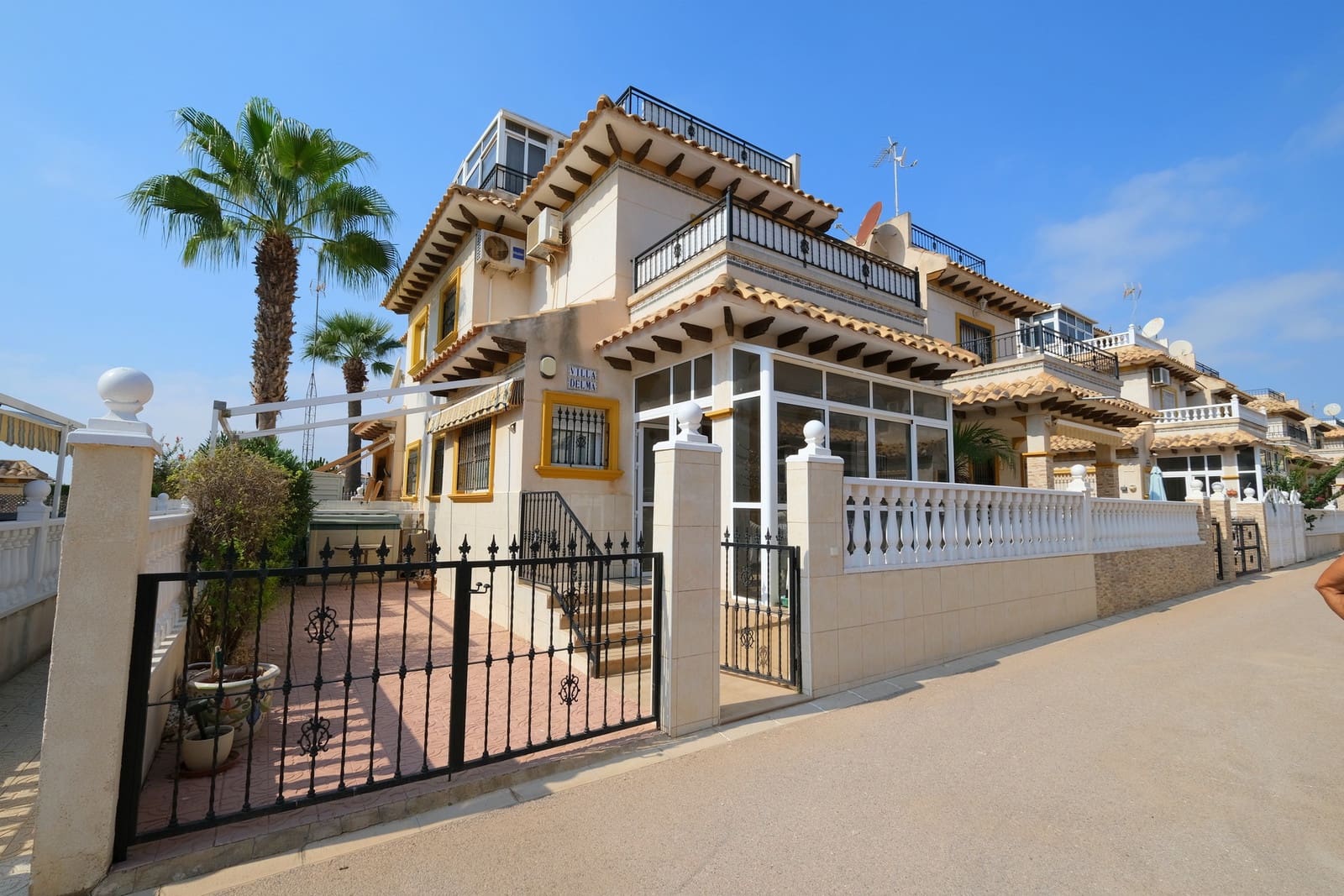 2 soveværelse Byhus til salg i Playa Flamenca med swimmingpool garage - € 219.500 (Ref: 10080513)