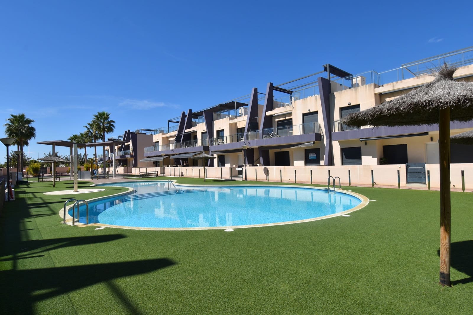 2 makuuhuone Huoneisto myytävänä paikassa Torre de la Horadada mukana uima-altaan - 299 999 € (Ref: 10099730)