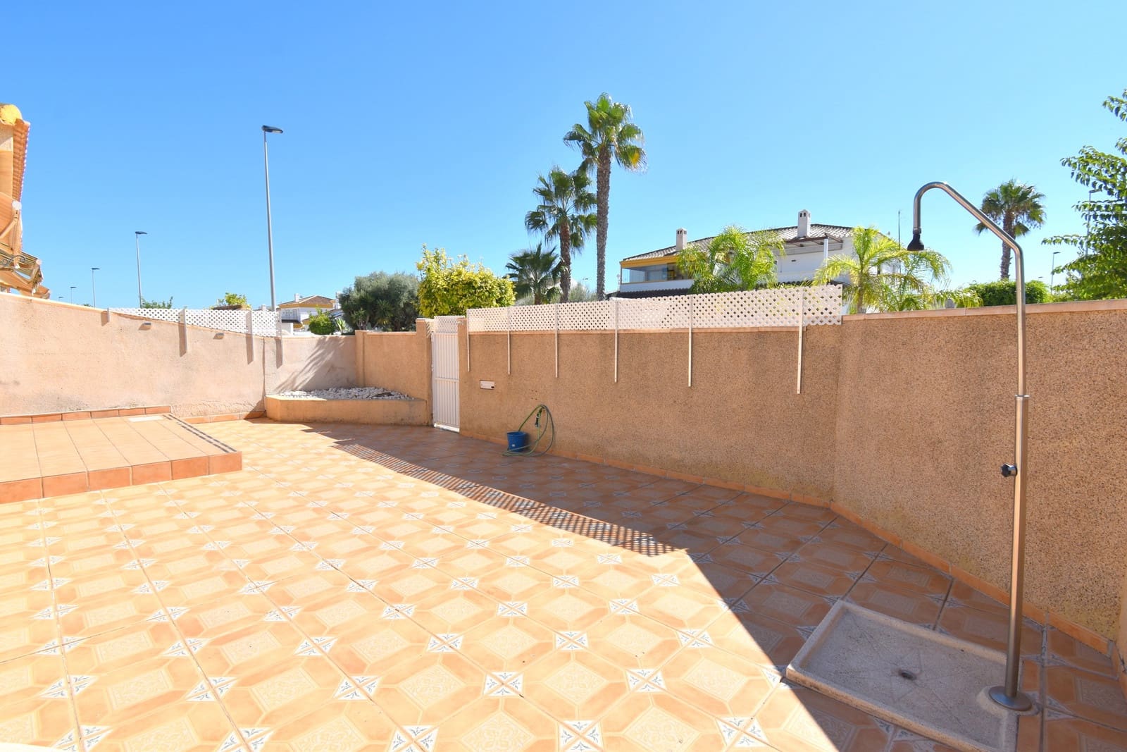 3 sypialnia Dom na sprzedaż w Torre de la Horadada z basenem garażem - 365 000 € (Ref: 10101863)