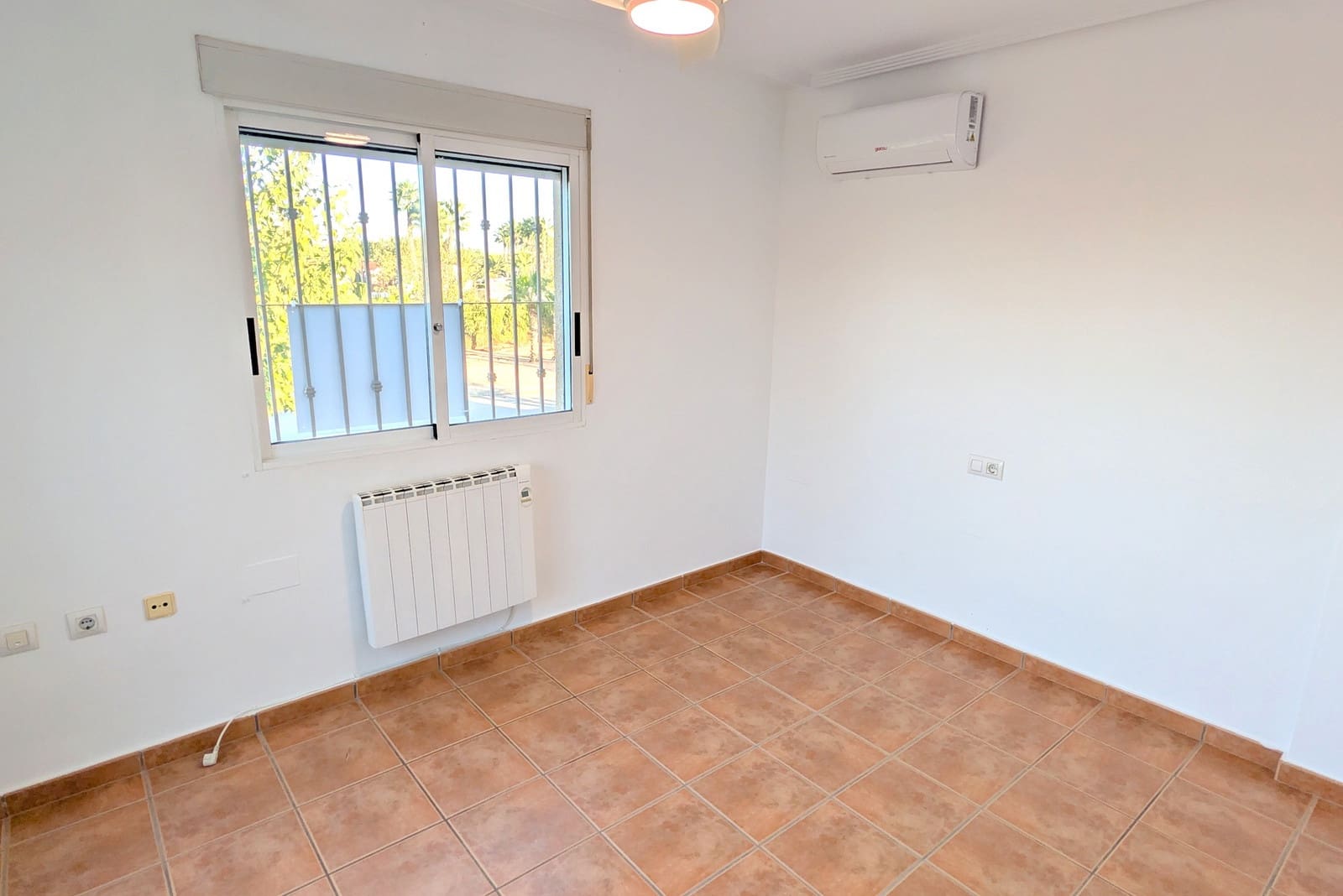 3 bedroom Townhouse for sale in Torre de la Horadada with pool garage - € 365,000 (Ref: 10101863)