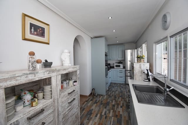 4 chambre Villa/Maison à vendre à La Zenia, Orihuela avec piscine garage - 475 000 € (Ref: 10101864)
