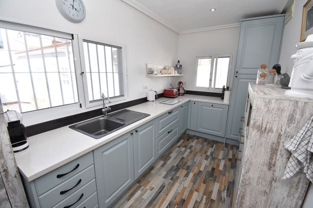 4 chambre Villa/Maison à vendre à La Zenia, Orihuela avec piscine garage - 475 000 € (Ref: 10101864)
