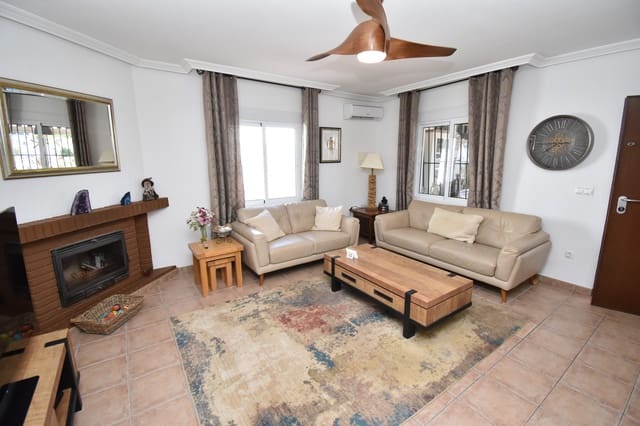 4 chambre Villa/Maison à vendre à La Zenia, Orihuela avec piscine garage - 475 000 € (Ref: 10101864)