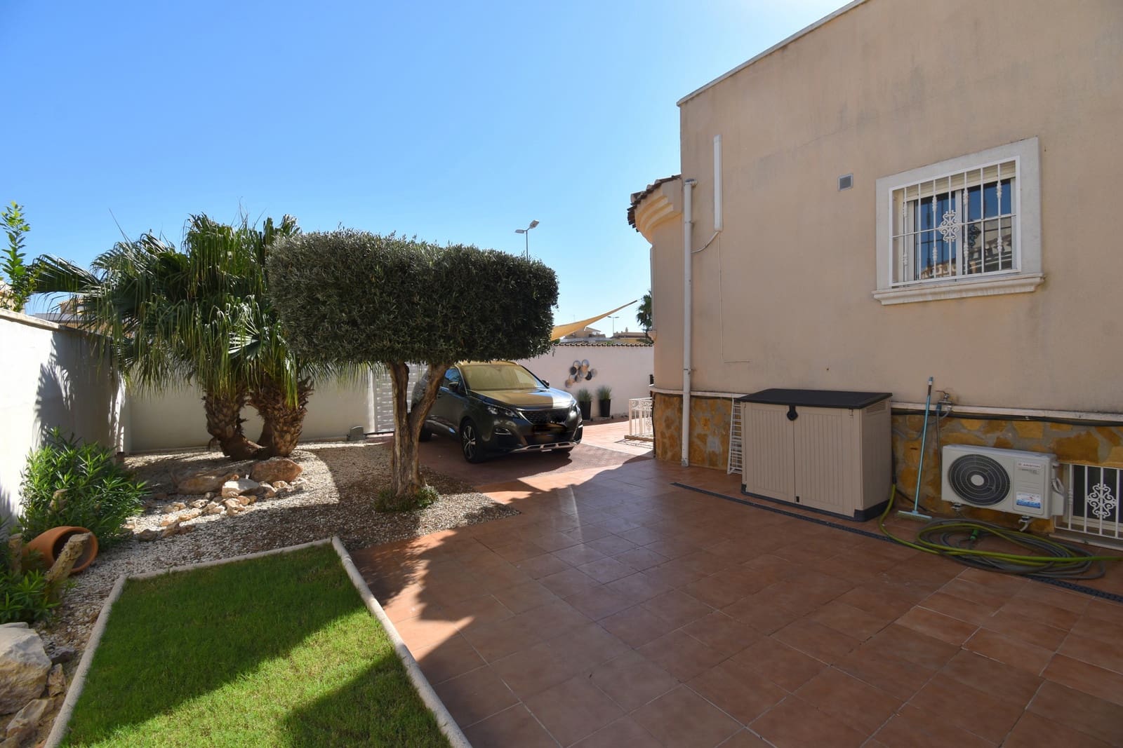 Chalet de 4 habitaciones en Ciudad Quesada en venta con piscina garaje - 379.000 € (Ref: 10115427)