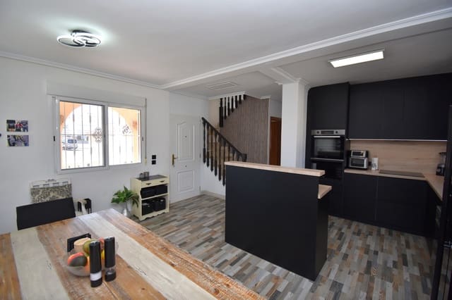 Chalet de 4 habitaciones en Ciudad Quesada, Rojales en venta con piscina garaje - 379.000 € (Ref: 10115427)