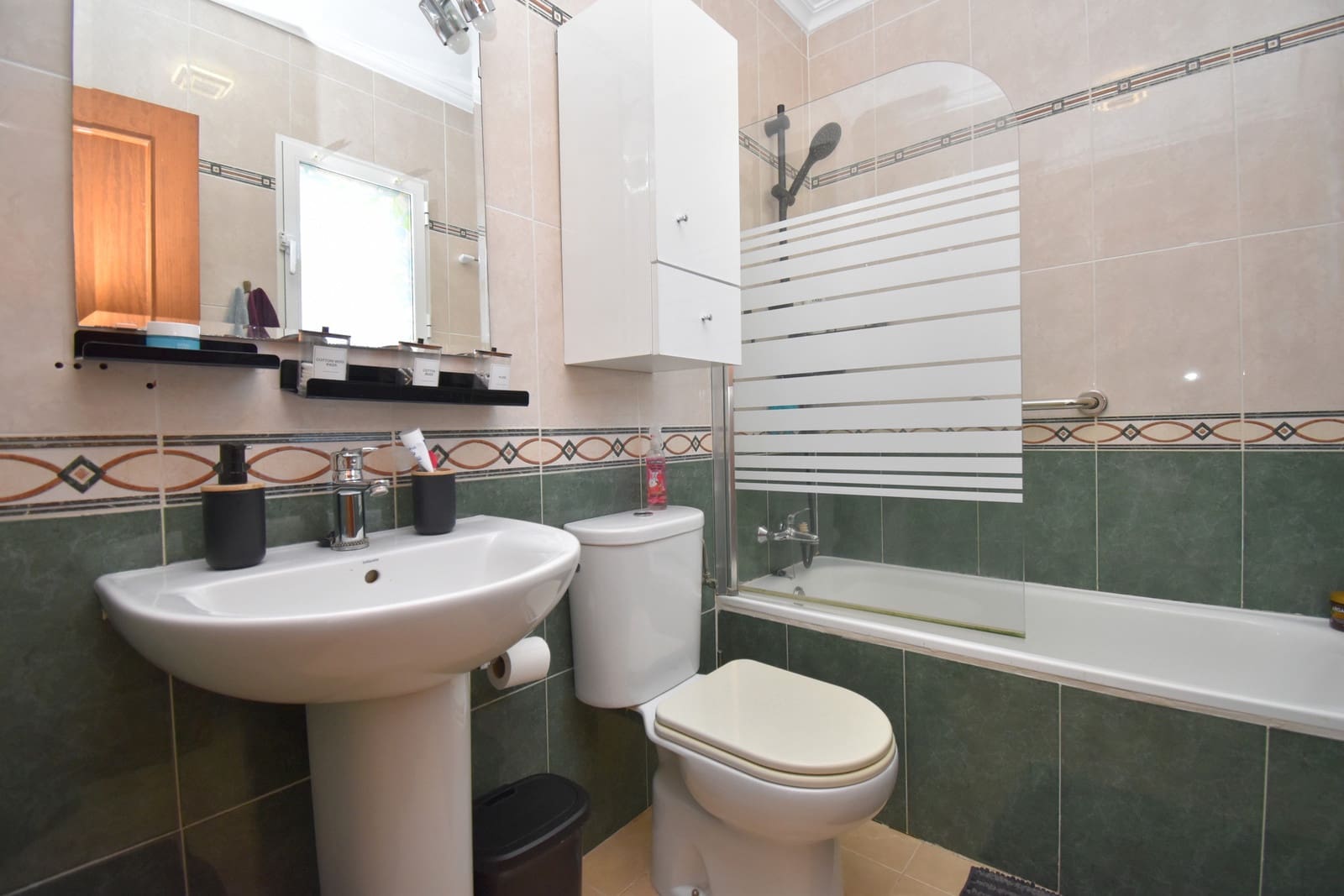 Chalet de 4 habitaciones en Ciudad Quesada en venta con piscina garaje - 379.000 € (Ref: 10115427)