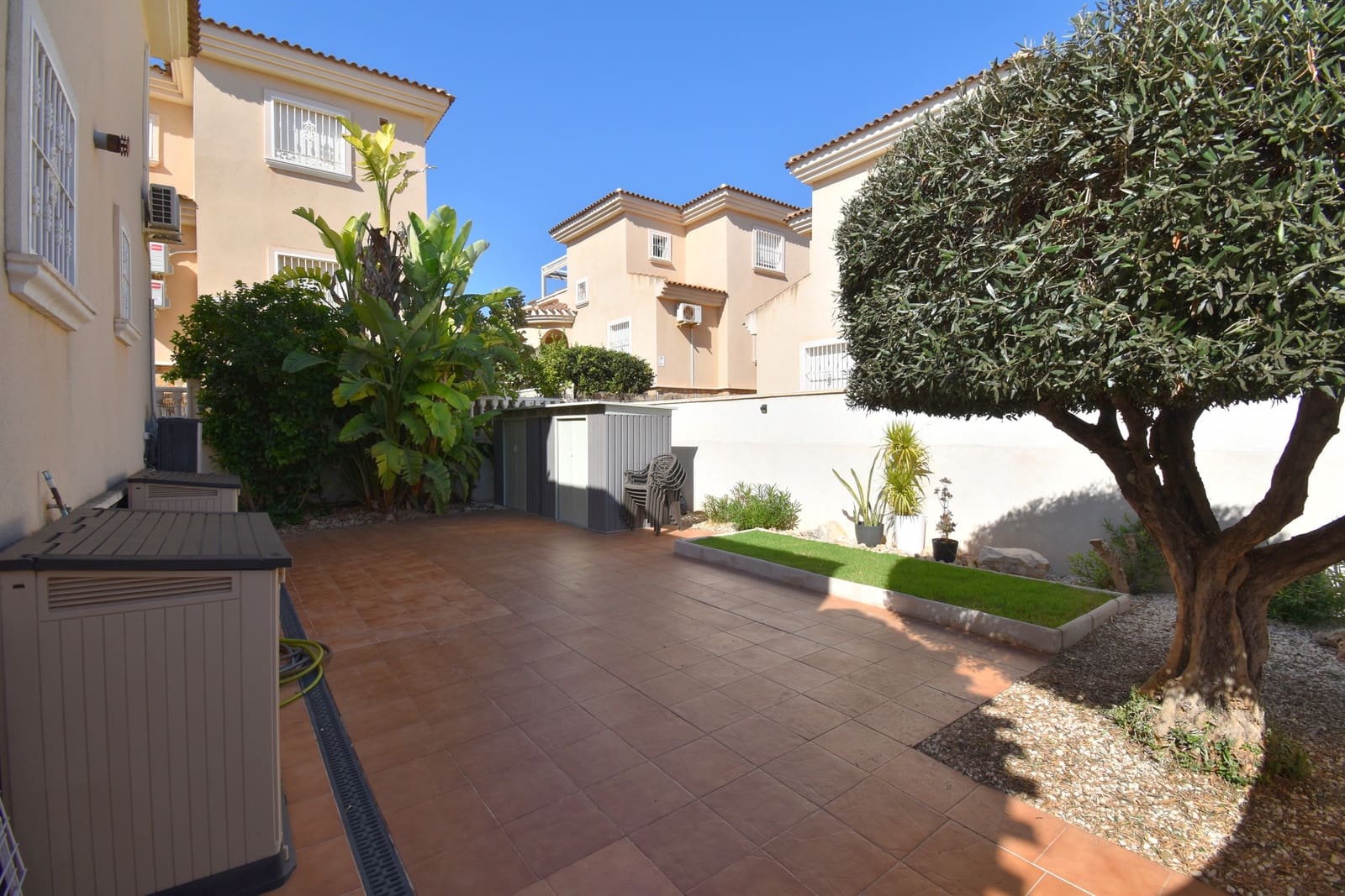 Chalet de 4 habitaciones en Ciudad Quesada en venta con piscina garaje - 379.000 € (Ref: 10115427)