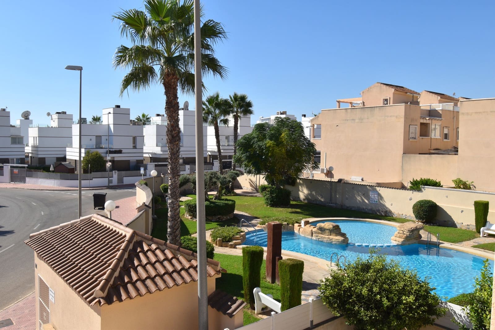 Chalet de 4 habitaciones en Ciudad Quesada en venta con piscina garaje - 379.000 € (Ref: 10115427)