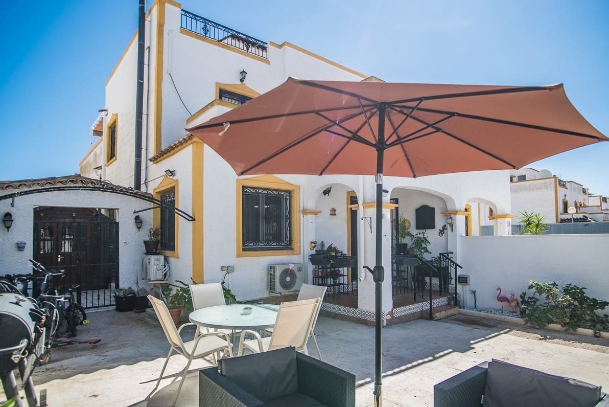 3 camera da letto Casa in vendita in Vistabella con piscina garage - 215.000 € (Rif: 10115428)