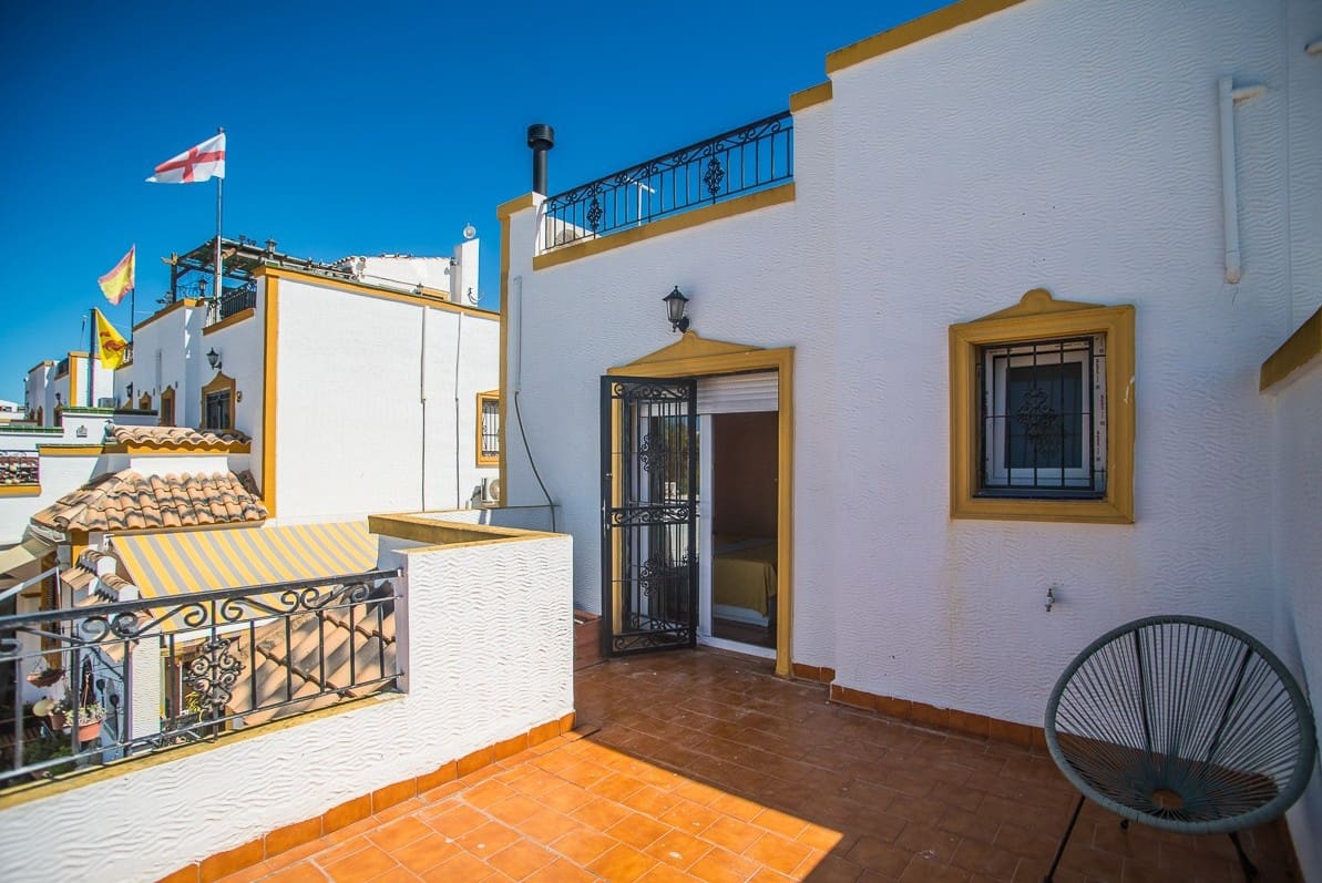 3 camera da letto Casa in vendita in Vistabella con piscina garage - 215.000 € (Rif: 10115428)