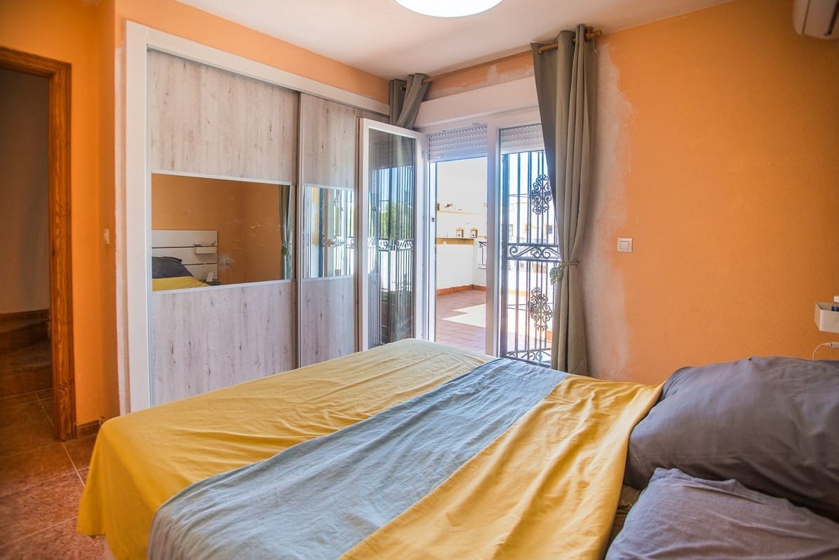 3 camera da letto Casa in vendita in Vistabella con piscina garage - 215.000 € (Rif: 10115428)