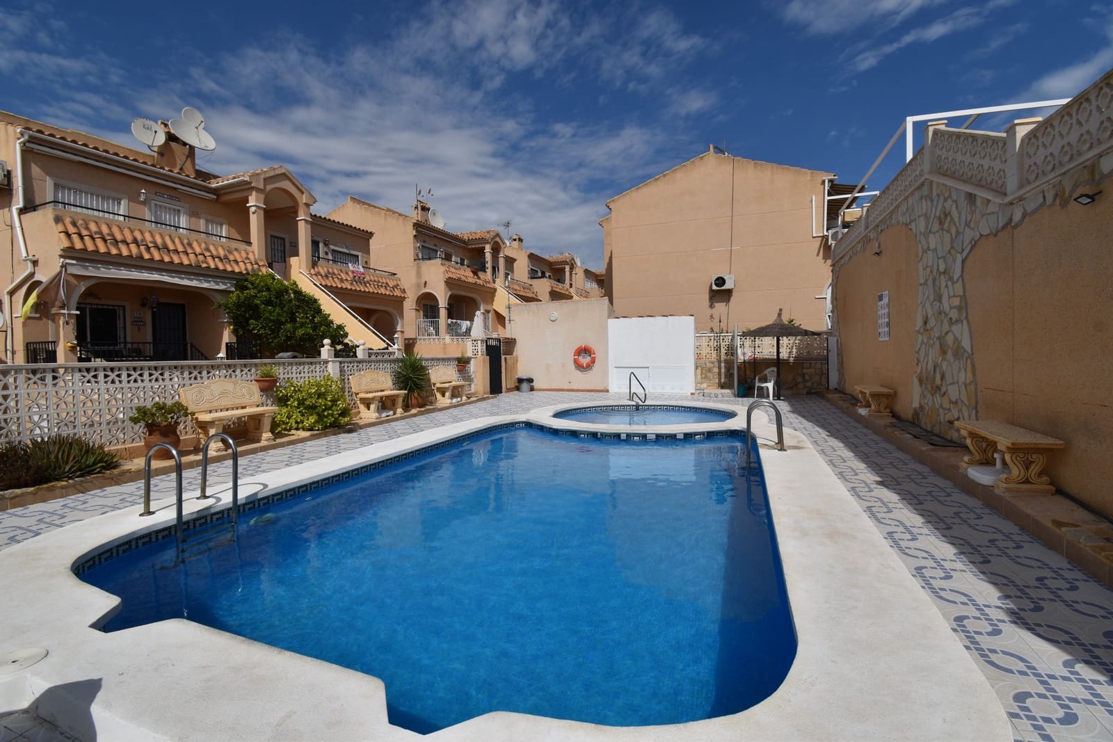 2 Zimmer Apartment zu verkaufen in Villamartin mit Pool - 140.000 € (Ref: 10123512)