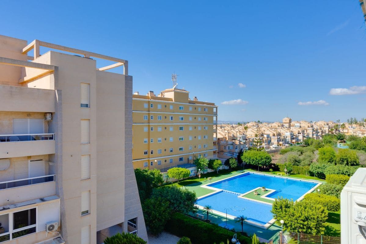 1 makuuhuone Huoneisto myytävänä paikassa Torrevieja mukana uima-altaan - 133 900 € (Ref: 10128119)