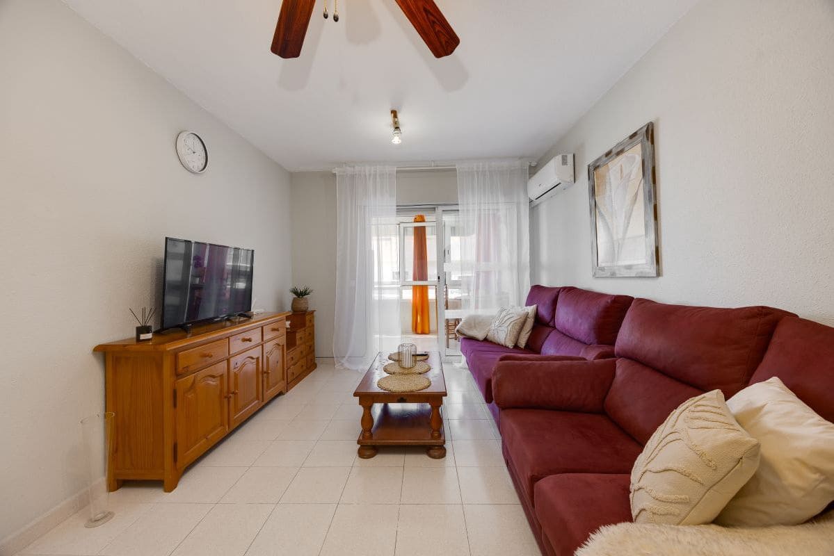 1 makuuhuone Huoneisto myytävänä paikassa Torrevieja mukana uima-altaan - 133 900 € (Ref: 10128119)