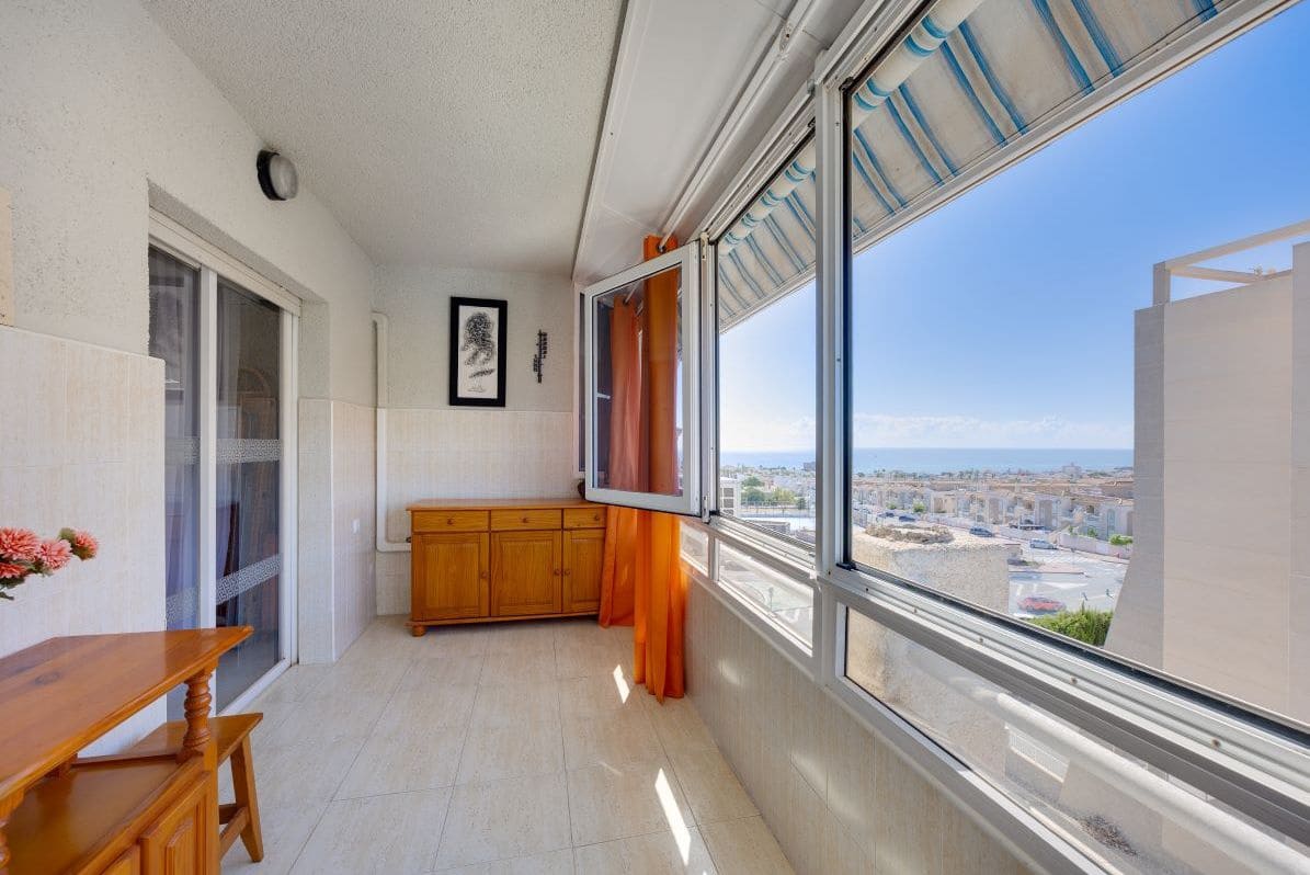 1 makuuhuone Huoneisto myytävänä paikassa Torrevieja mukana uima-altaan - 133 900 € (Ref: 10128119)