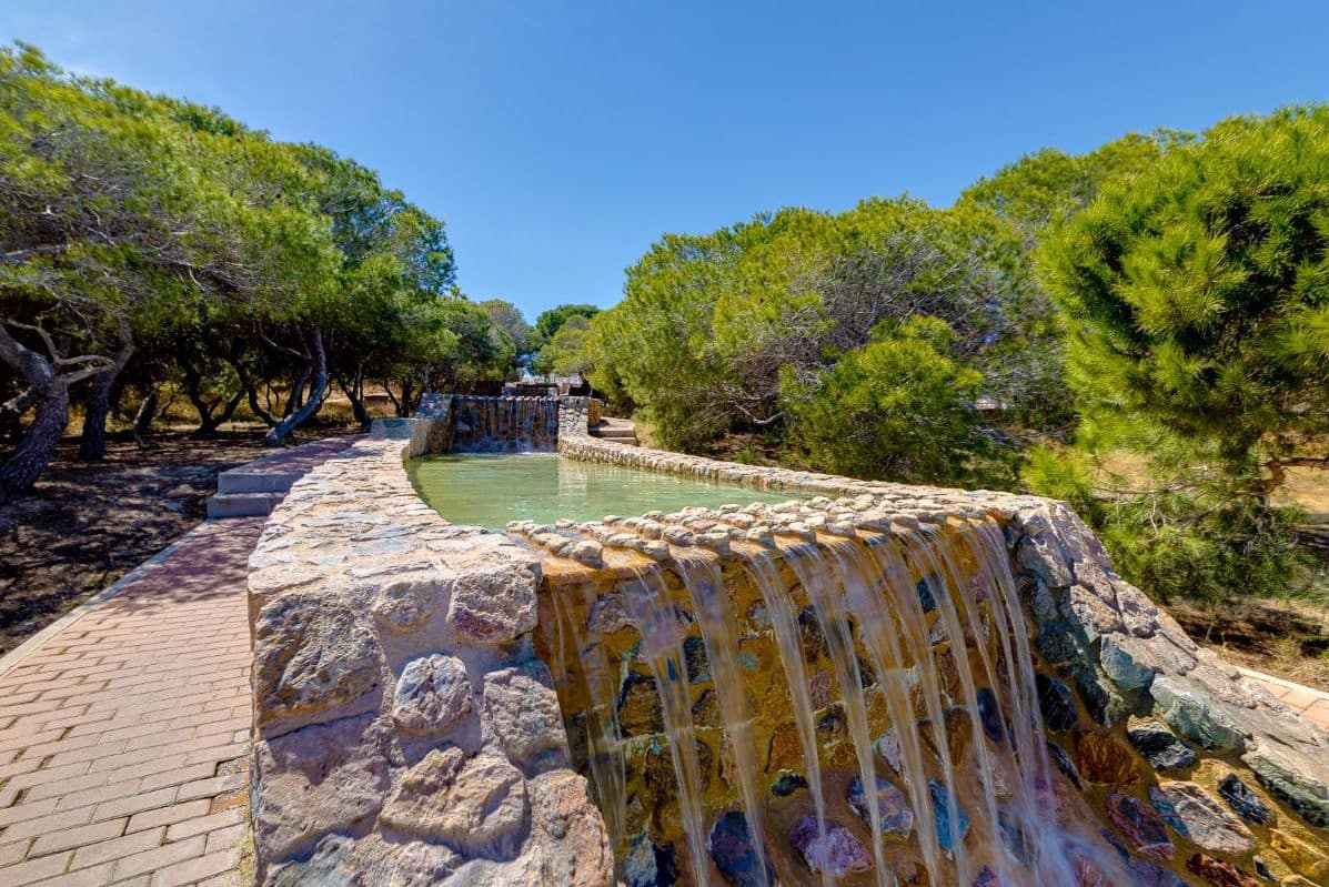 1 makuuhuone Huoneisto myytävänä paikassa Torrevieja mukana uima-altaan - 133 900 € (Ref: 10128119)