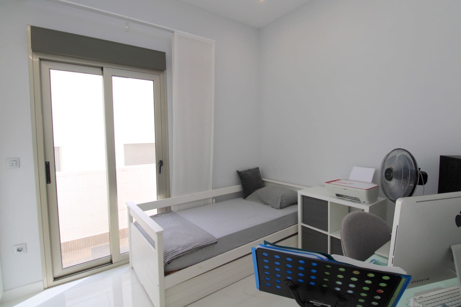 3 quarto Moradia para venda em Villamartin com piscina garagem - 439 999 € (Ref: 10131287)